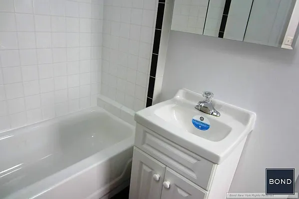 Rented by Bond New York | media 37