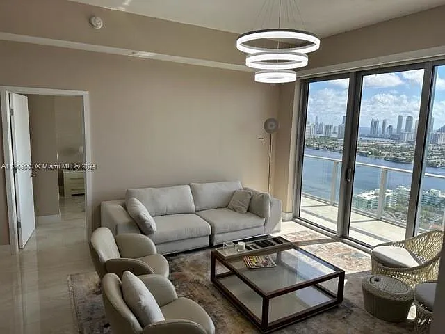 16385 Biscayne Blvd #7 — Photo 9