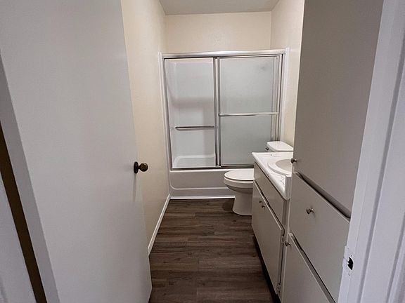 2nd image of 500 Burton Ave APT 5