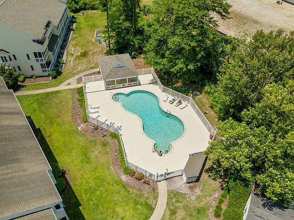 3rd image of 1100 Possum Trot Rd. #G-124