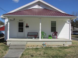 2027 S Jefferson Ave, Covington, VA 24426