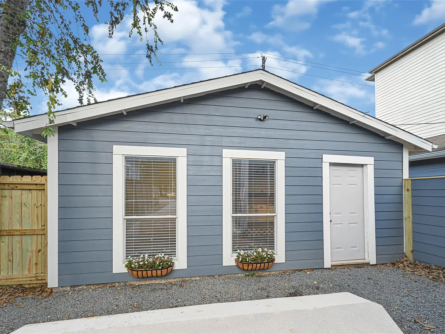 1 bed, 1.0 bath, 600 sqft, $1,200 — Photo 1