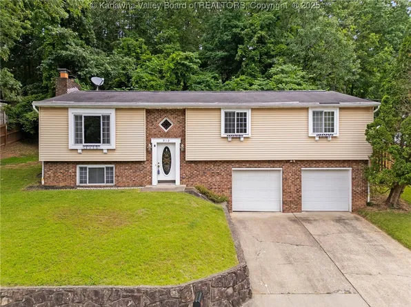 910 Echo Rd, South Charleston, WV 25303