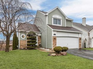 174 W Honeysuckle Ct, Round Lake Beach, IL