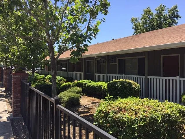 1413 Portola Ave photo 1