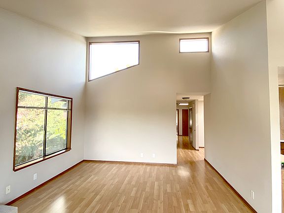 4th image of 11600 100th Ave NE APT A12