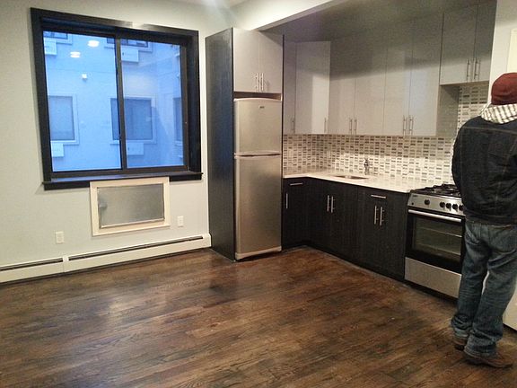 2nd image of 39 Suydam St APT 1C