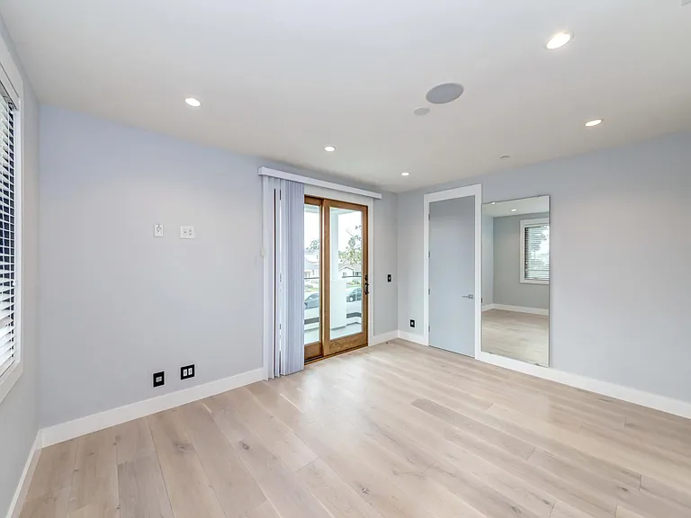 18538 Amie Ave — Photo 24