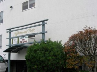 300 NW 80th St APT 13, Seattle, WA 98117