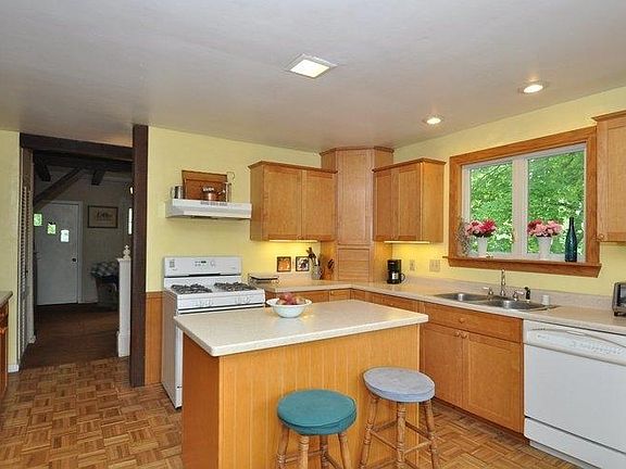 3rd image of 12895 W Grange Ave