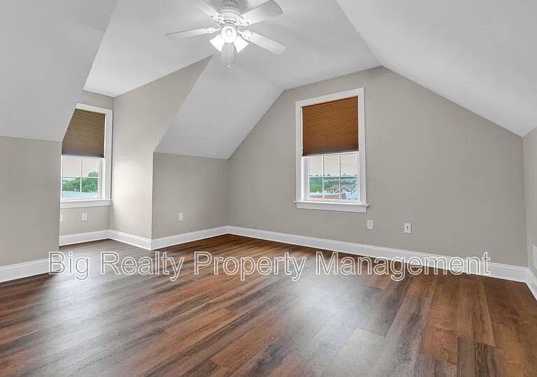 364 Prospect St — Photo 43