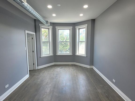 2nd image of 2346 S Sacramento Ave APT 3F