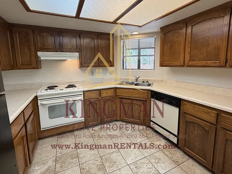 2112 Florence Ave — Photo 12