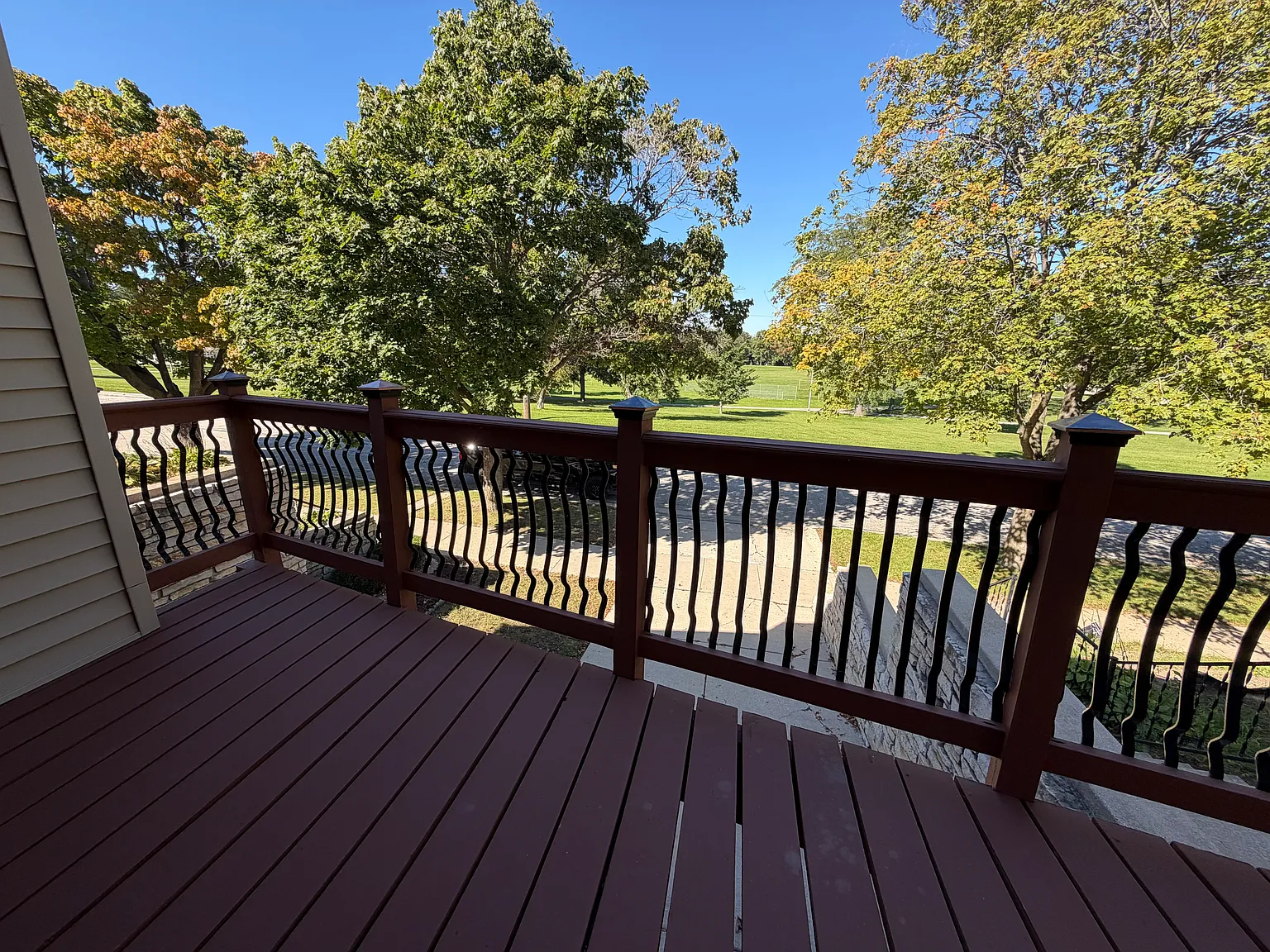 3 bed, 1.5 bath, 1250 sqft, $2,150 — Photo 3