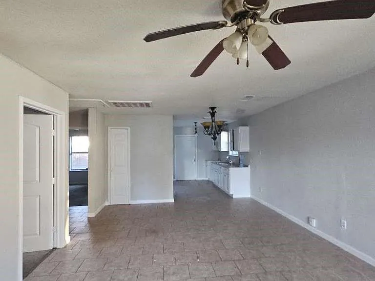 11919 Greenmesa Dr — Photo 2