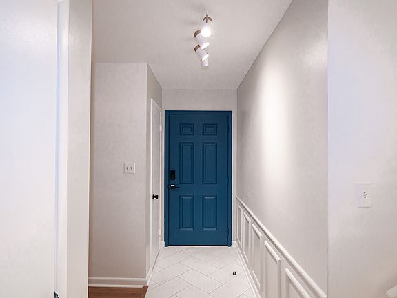 2nd image of 607 Hillmont St NW