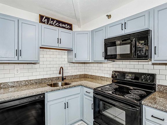 2nd image of 224 E Garden St APT 317