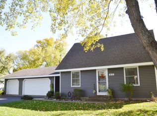 912 Woody Ln NW, Coon Rapids, MN 55448
