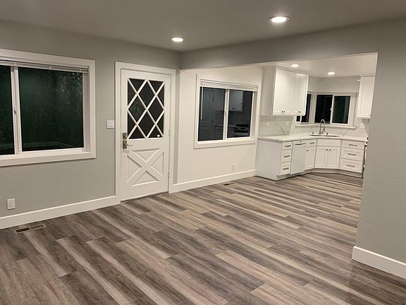3rd image of 1382 Darryl Dr