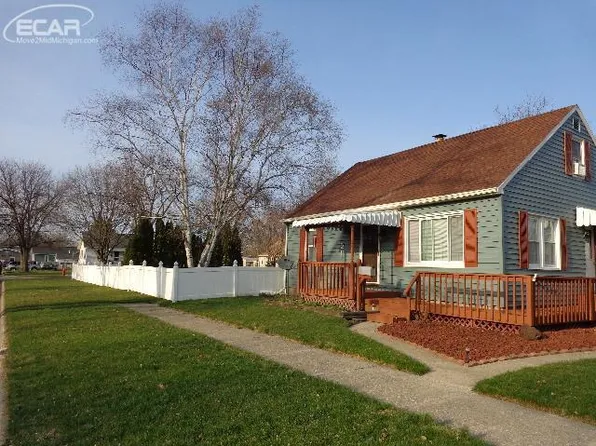 200 Galarno St, Bay City, MI 48708