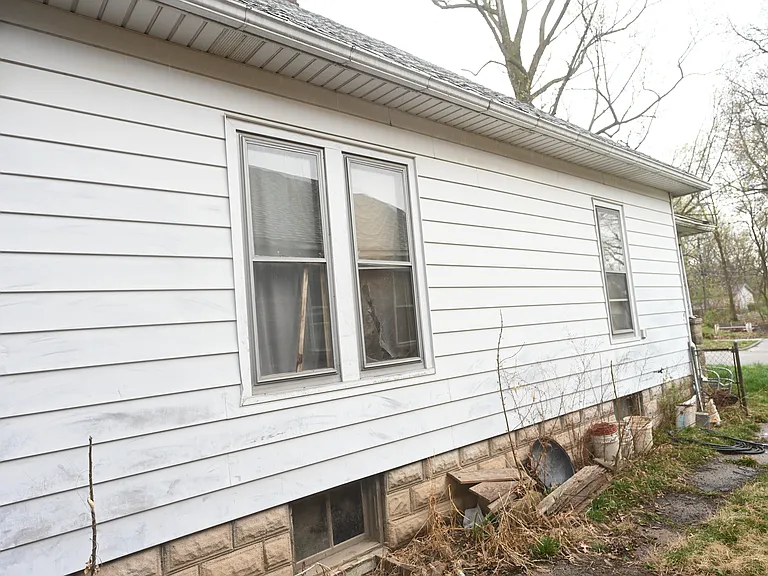 440 W Sawyer St — Photo 7