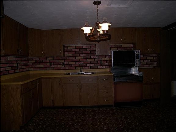 4th image of 113 E School St