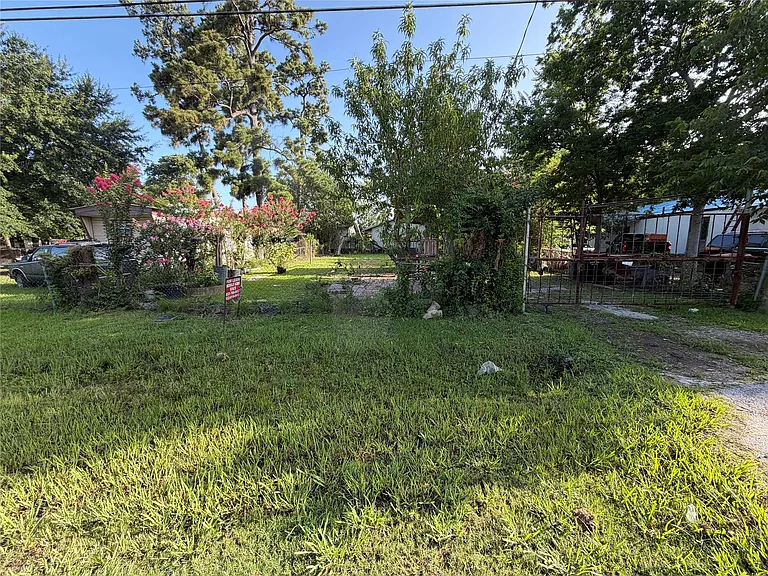 14005 Longview St — Photo 4
