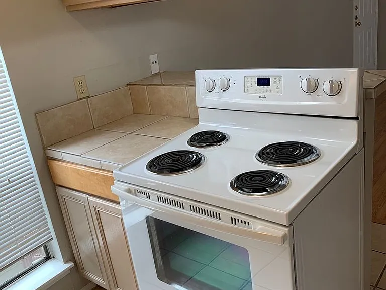 105 E 38th St #100-303 — Photo 51