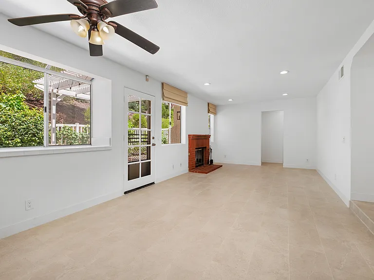 29441 Castle Rd — Photo 9
