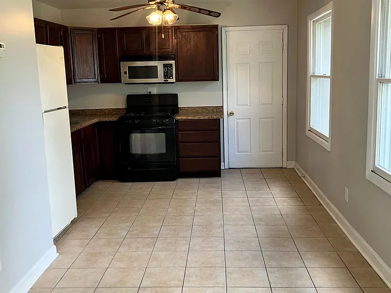 217th Pl — Photo 2