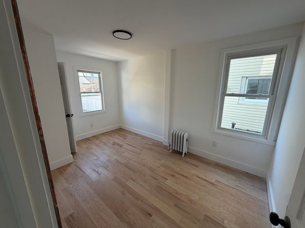 8815 215th Pl Floor 1