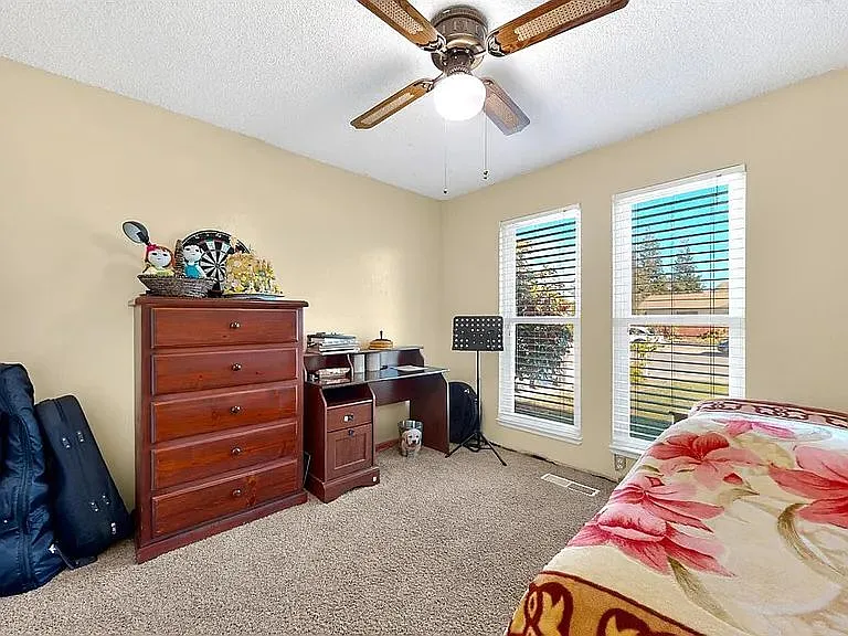 540 Fullerton Dr — Photo 10