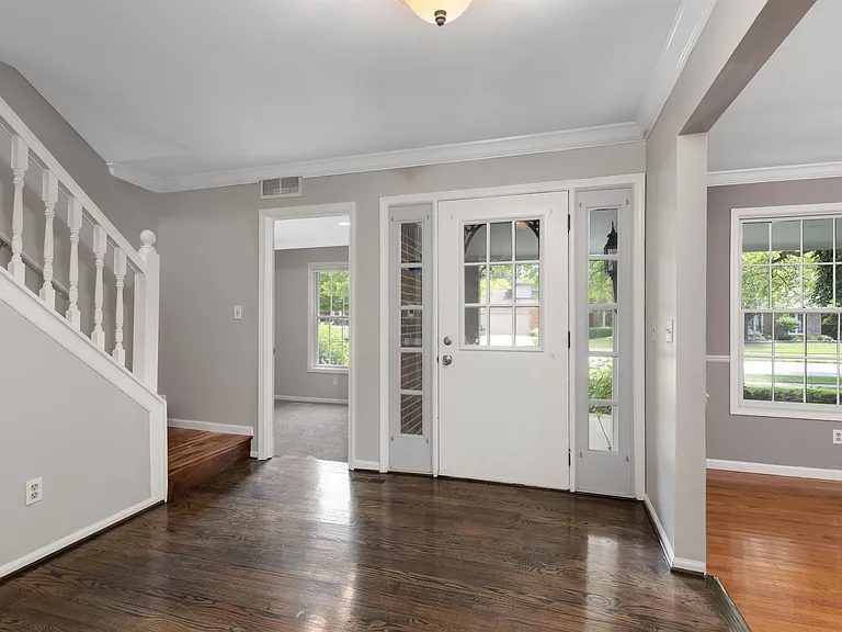9025 Muirland Dr — Photo 6