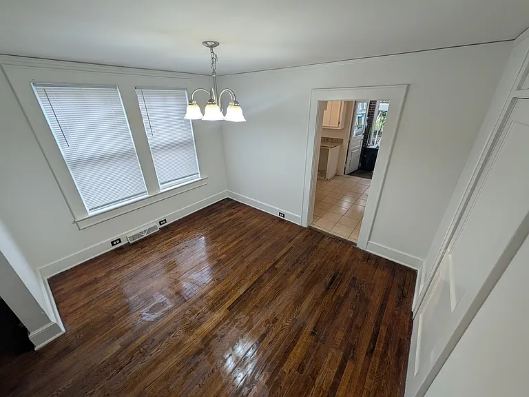 1215 Clarendon St — Photo 21