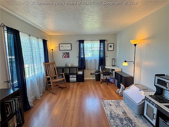 3rd image of 3102 Parrish Ave