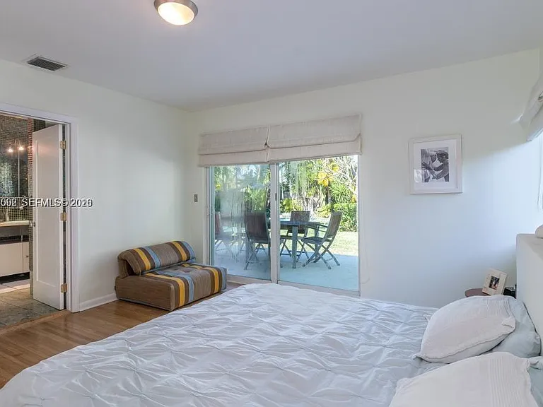 1123 Bay Dr — Photo 12