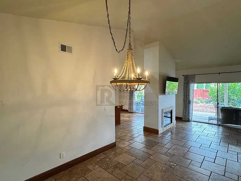 16517 Mountain St — Photo 6