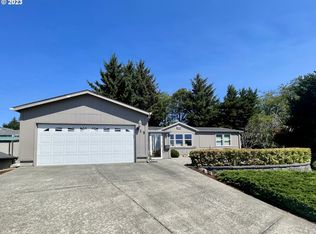 815 Lisa Pl, Coos Bay, OR