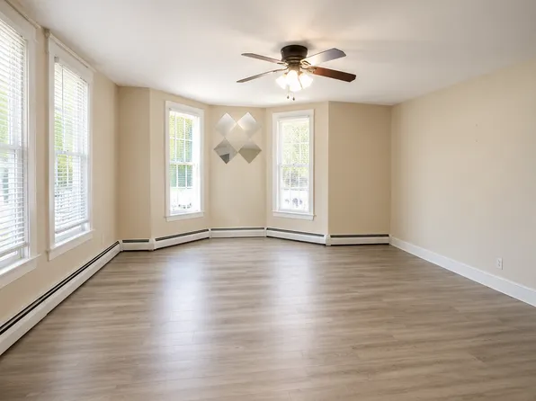 (undisclosed Address), Glen Cove, NY 11542