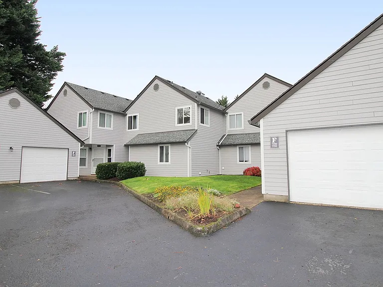 7292 SE Thiessen Rd — Photo 1