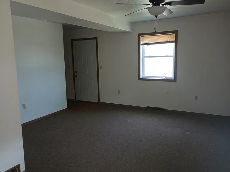 Livingroom w/front door