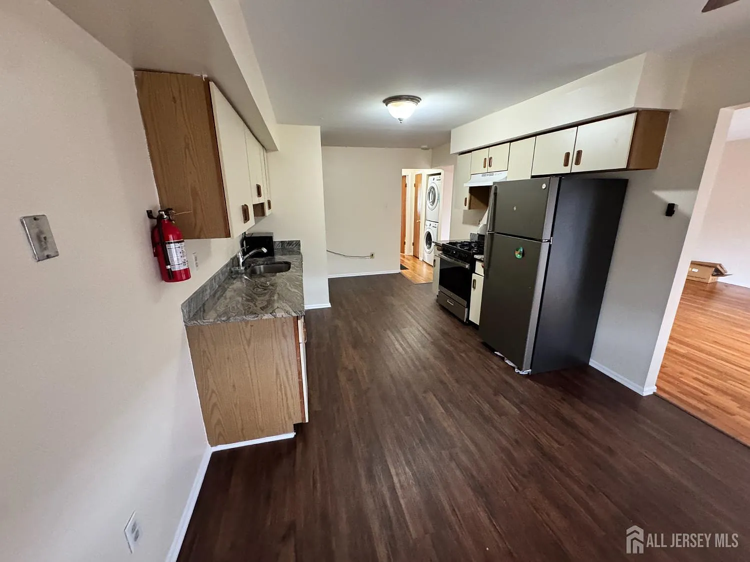 1 bed, 1.0 bath, $2,000 — Photo 3