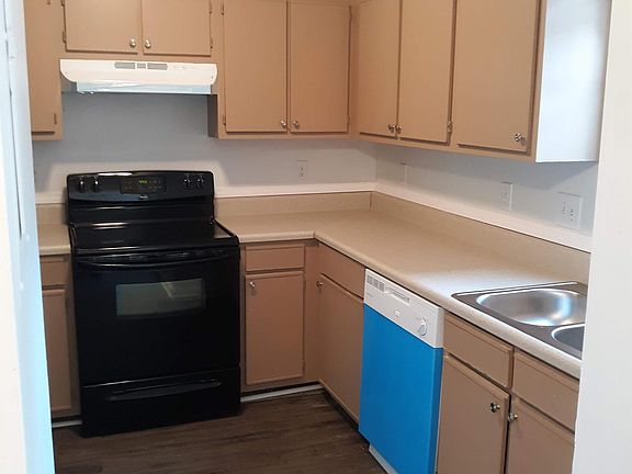 Kitchen with newer appliances