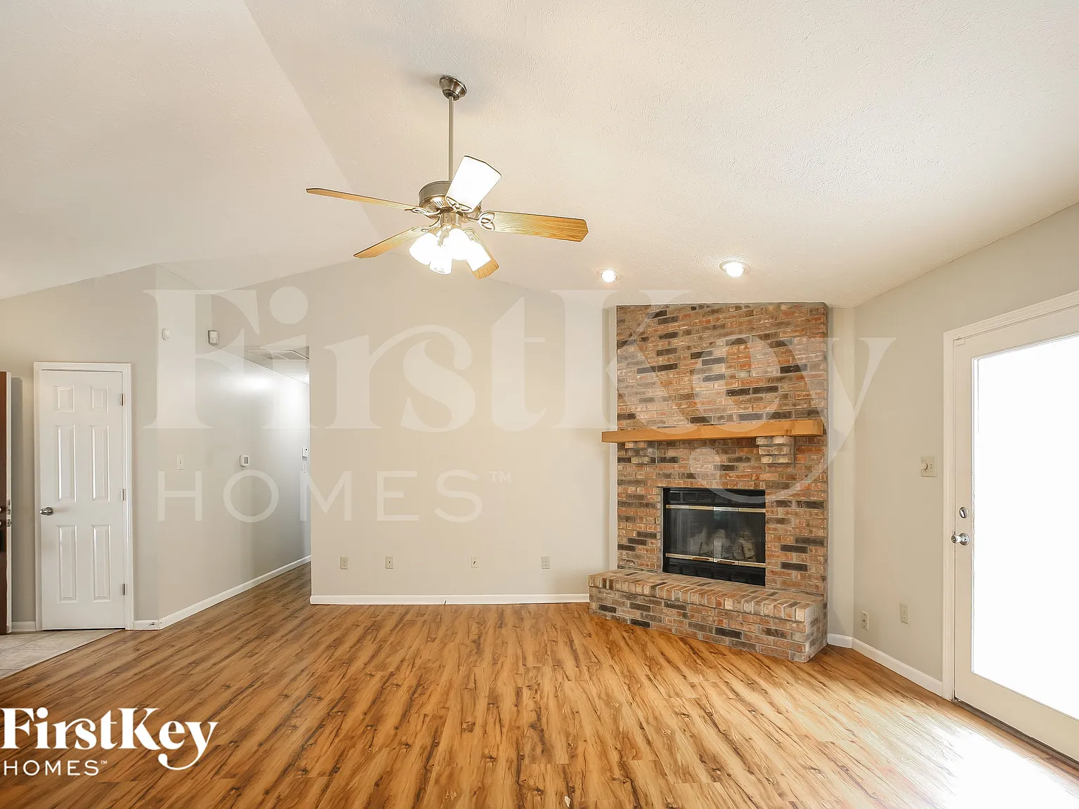 4 bed, 2.0 bath, 1668 sqft, $2,310 — Photo 4