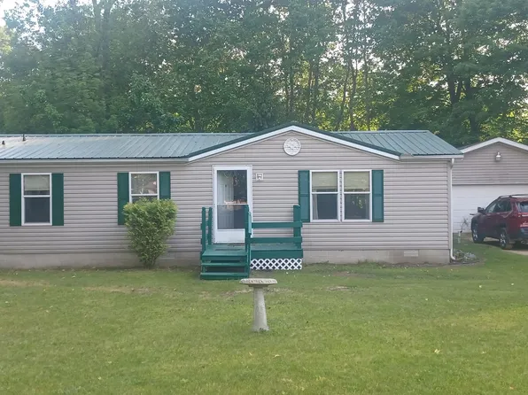 2145 Deer Lake Rd, Harrison, MI 48625