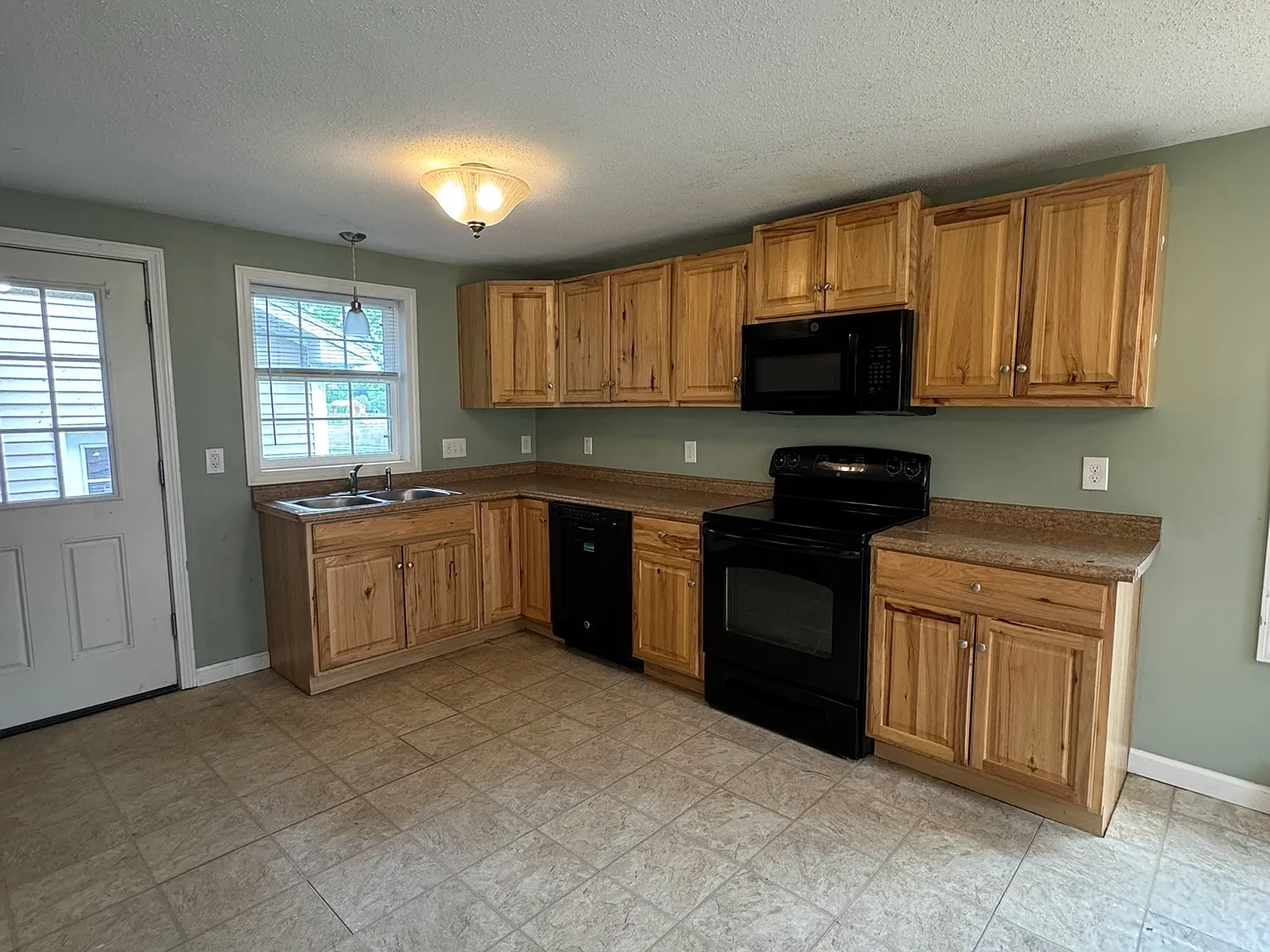 201 Middle Street - 1 — Photo 2