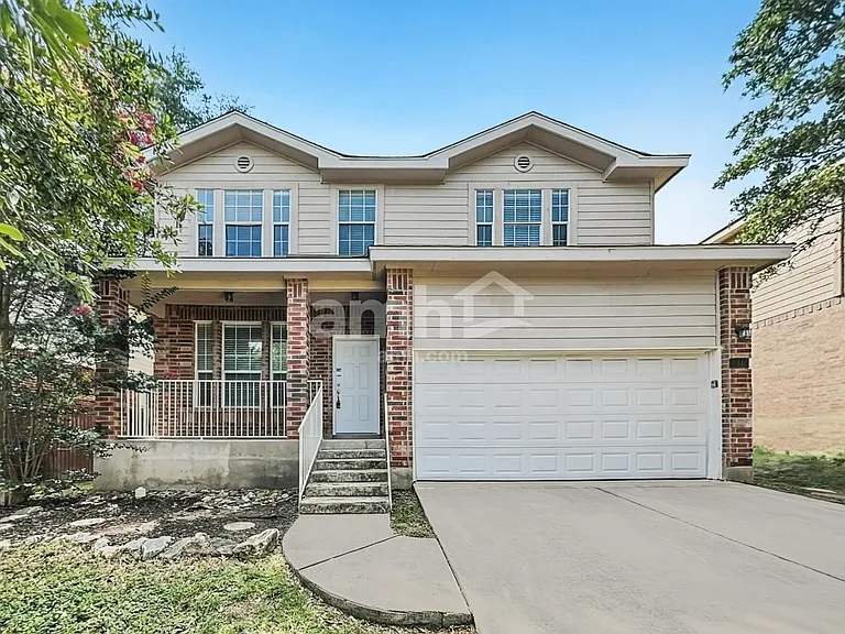 2915 Encino Riv — Photo 1