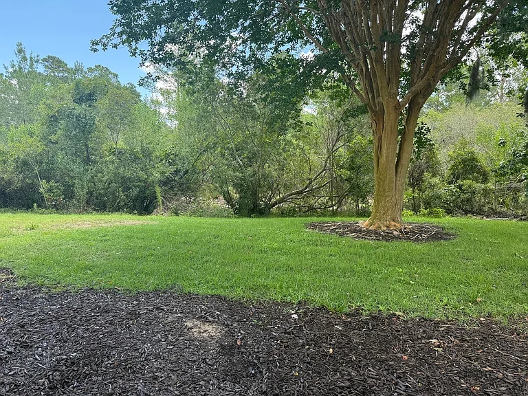 869 Assembly Ct — Photo 10