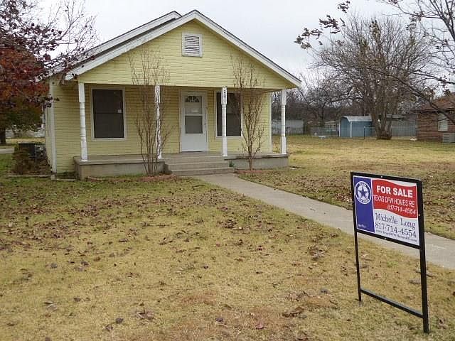 201 Decatur St, Nocona, TX 76255 | Zillow