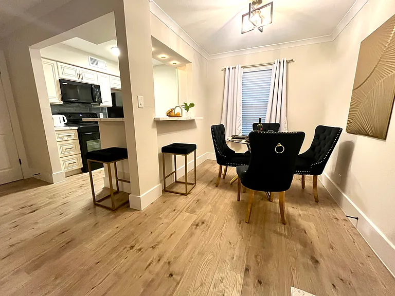 606 Marshall St #30 — Photo 8